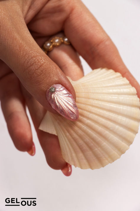 Gelous 3D Seashells gel nail polish art tutorial - photographed on model 3d Builder Gel Nails, Gel Nail Art Tutorial, 3d Gel Nails, 3d Nail Designs, Greece Summer, Powder Sugar, Dot Nail Art, Nail Drawing, Polish Art