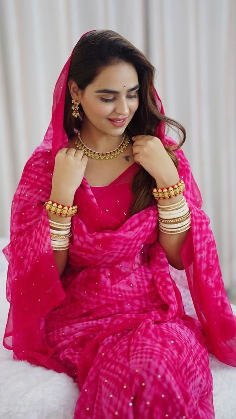 Darbari Saree Look, Rajasthani Saree Look, Rajput Saree Style, Rajasthani Saree, Jaipuri Saree, Culture Of Rajasthan, Rajasthani Bride, Vintage Culture, Rajasthani Dress