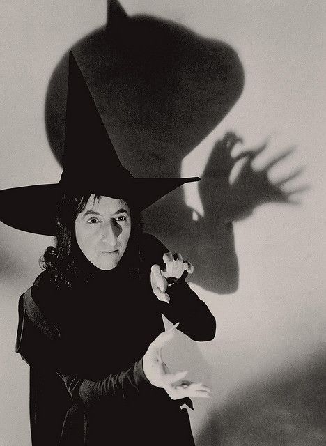 Margaret Hamilton, one of the BEST witches... Wizard Of Oz Movie, Margaret Hamilton, Film Character, Wizard Of Oz 1939, Oz Movie, Classic Halloween Costumes, Wicked Witch Of The West, The Wonderful Wizard Of Oz, The Wizard Of Oz