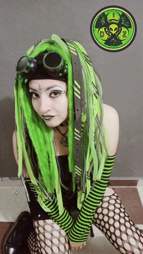 Cyberpunk Corset, Neon Green Cyberpunk Outfit, Green Cybergoth, Cyberpunk Fairy Aesthetic, Cybergoth Aesthetic, Neon Green Cyberpunk, Cybergoth Fashion, Dark Beauty Fashion, Goth Outfit Ideas