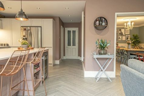 Farrow and Ball Pink Paint Inspires Watermark Kitchen Brick Splashback, Complete Kitchen Design, Pink Kitchen Walls, Sulking Room Pink, Farrow And Ball Kitchen, Wood Effect Porcelain Tiles, Kitchen Arrangement, Sky House, Open Plan Kitchen Dining Living