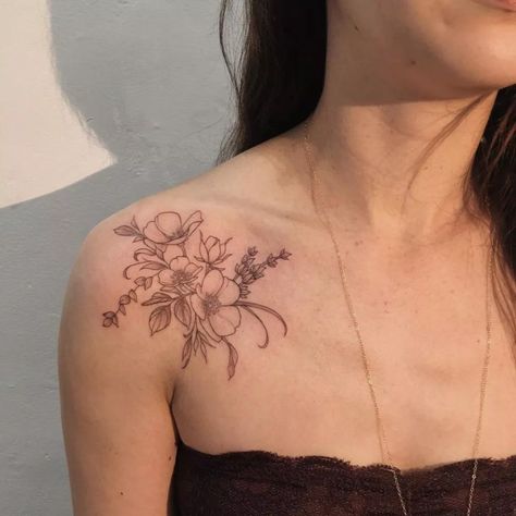 Poppy Tattoo Shoulder, Poppy Tattoo Ideas, Poppy Tattoos, California Poppy Tattoo, Poppy Flower Tattoo, Art Styling, Poppy Tattoo, Quarter Sleeve Tattoos, Bright Tattoos