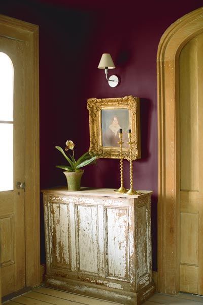 grey+and+gold+painted+furniture | finished sideboard and trim appear more refined when paired with gold ... Colored Walls Ideas, Wine Colored Walls, New London Burgundy, Bathroom Purple, Pantone Art, Pantone Wall, Plum Wall, Marsala Pantone, Burgundy Walls