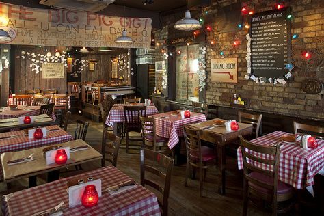 AYCE Rib Competition at London’s Big Easy BBQ Restaurant | CheapOair Miles Away Travel Blog Bbq Restaurant Design, Bbq Decor, American Interior Design, London Shops, American Bbq, 1950s Diner, Man Vs Food, Easy Bar, Big Pigs