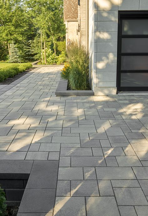 Pavers Design, Modern Driveway, Driveway Pavers, Paver Designs, Brick Patio, Walkway Landscaping, Paving Design, Patio Pavers Design, Paver Walkway