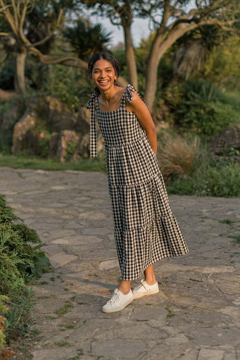 Rok Outfit, Simple Frocks, Ribbon Dress, Modest Dresses Casual, Trendy Dress Outfits, Casual Day Outfits, Quick Outfits, Gingham Dress, Modest Dresses