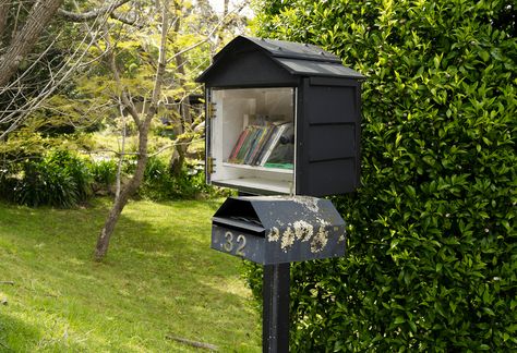 Bibliophile Aesthetic, Garden Library, Book Club Parties, Library Organization, Community Library, Motion Lights, Online Organization, Little Library, Free Library