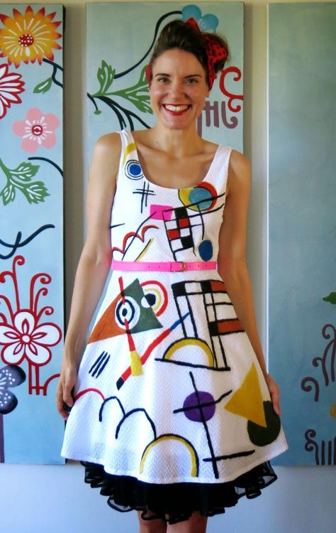 Cassie Stephens: DIY: A Kandinsky-Inspired Dress, Part 1 Carnaval Kids, Art Teacher Outfits, Felt Dress, Nashville Art, Cassie Stephens, Teacher Wear, Teacher Dresses, Kandinsky Art, Creative Clothes