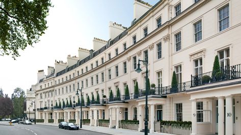 Belgravia London Area Guide : A Gem of Luxury | LuxuryProperty.com London Village, Exploring London, Belgravia London, London Neighborhoods, English Architecture, London Townhouse, Kensington And Chelsea, London Areas, Casas The Sims 4