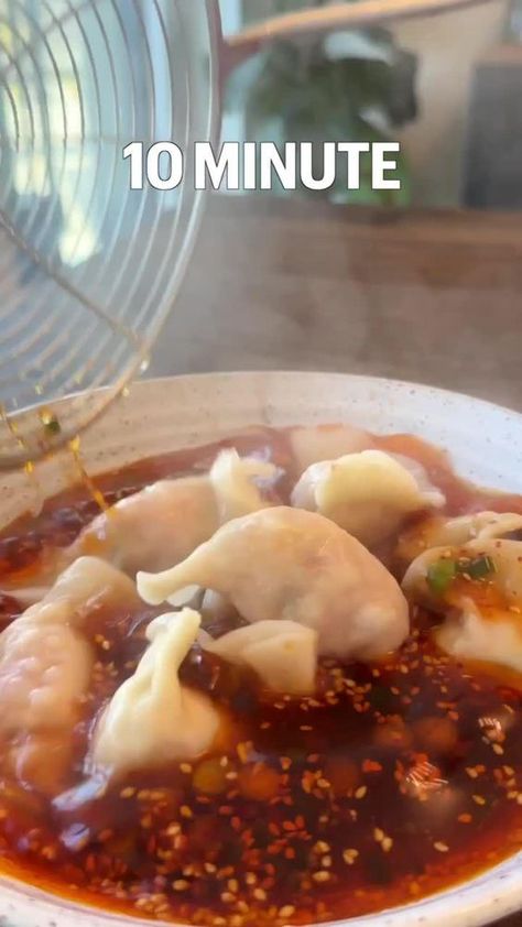 10 Minute Food Recipes, Healthy Recipe For One, Things To Make When Your Hungry, Spicy Dumplings Recipe, Hot And Sour Dumplings, 10 Minutes Recipes, Cool Cooking Videos, Hot Healthy Meals, How To Make Delicious Food