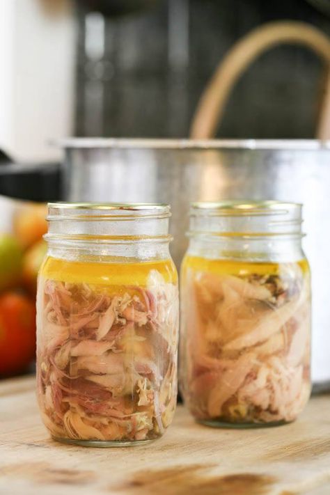 Canned Meals, Chicken Printable, Pressure Canning Meat, Canning Chicken, Canning Meat, Prepper Pantry, Easy Canning, Pressure Canning Recipes, Pepper Recipes