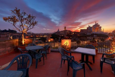 Best Rose Wine, Best Rooftop Bars, Watching The Sunset, Rooftop Bars, Piazza Navona, Royal Art, Local Beer, Roof Top, Roof Garden