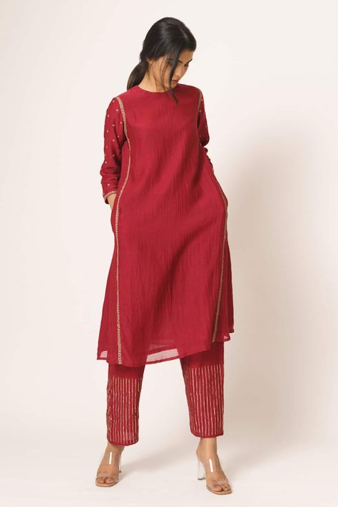 Buy Blue 100% Cotton Embroidered Thread Boat Kurta And Pant Set For Women by Vamil by Tina & Sonali Online at Aza Fashions. A Line Kurti, Red Kurta, Kurta Patterns, Pattern Pants, Resham Work, Kurta Set For Women, Simple Kurta Designs, Kurti Patterns, Long Kurti Designs