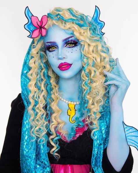 Charlotte Roberts в Instagram: «Monster High pt2: Lagoona Blue 🌊» Monster High Halloween Costumes, Charlotte Roberts, Monster High Makeup, Monster High Halloween, Monster High Cosplay, Howleen Wolf, Laguna Blue, Arte Monster High, Blue Costumes