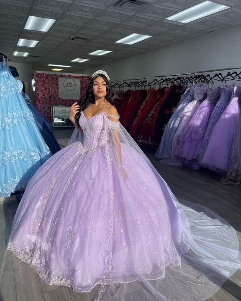 Light Purple Dresses Quinceanera, Violet Sweet 16 Dress, Sweet 15 Purple Dress, Purple Quinceanera Dresses Sparkle, Quinceanera Dresses Repunzal, Lavender Dress Quinceanera, Purple Themed Quinceanera Dresses, Cute Quinceanera Dresses Purple, Sweet 15 Dresses Purple