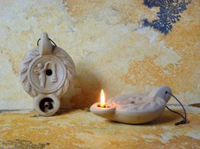 ANCIENT CERAMIC OLIVE OIL LAMPS,Oil lamps with decoration from Greek mythology. Ancient Lamp, Antique Oil Lamp, Antique Oil Lamps, Fire Clay, Art Workshop, Oil Lamp, Clay Ceramics, Holistic Healing, Everyday Objects