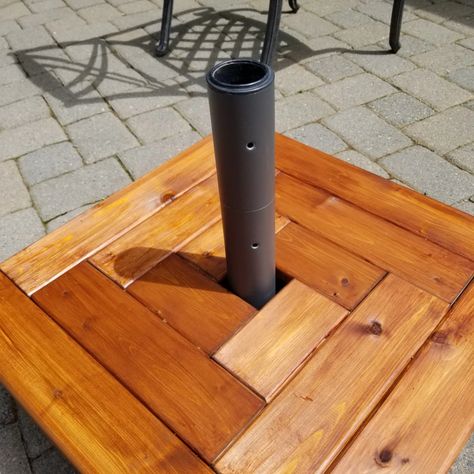 Wood Umbrella Stand, How To Hide Umbrella Base, Patio Umbrella Base Ideas, Umbrella Base Diy Ideas, Umbrella Stand Diy, Diy Umbrella Stand Outdoor, Diy Umbrella Base, Patio Umbrellas Diy, Outdoor Umbrella Table