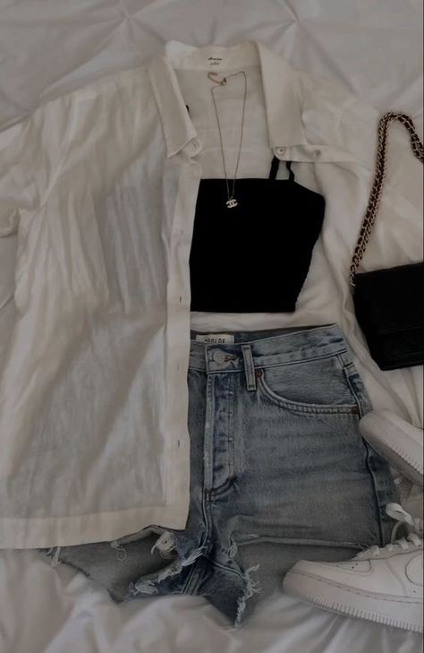 Maddison Aesthetic, Girly Summer Outfits Casual, Chic Shorts, Outfit Inspo Summer, Outfit Inspo Casual, Cute Lazy Day Outfits, Pinterest Pin, Simple Trendy Outfits, Looks Chic