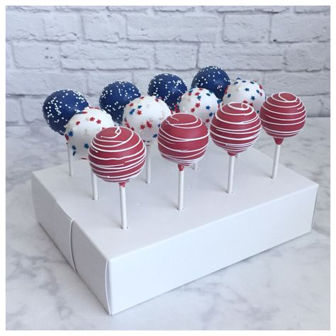 4th Of July Cake Balls, 4th Of July Cake Pops Easy, Red White Blue Cake Pops, Fourth Of July Cakepops, American Flag Cake Pops, 4th Of July Cakepops, July 4th Cake Pops, 4th Of July Dessert Table, Red White And Blue Cake Pops