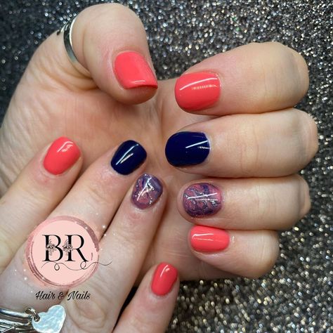 Coral And Navy Nails, Manicure 2023, Navy And Coral, Navy Nails, Marble Detail, Coral Nails, Coral Navy, Marble Nails, Gel Polish