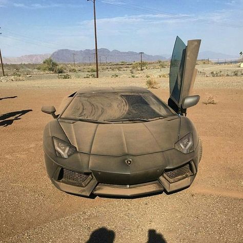 Dusty Lambo Aventador Lamborghini, Sport Automobile, Bmw 7, Bentley Continental, Ferrari 458, Lamborghini Huracan, Koenigsegg, In The Desert, Lamborghini Aventador