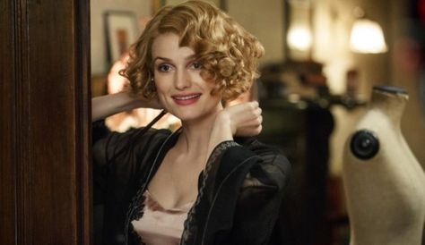 Why Queenie Goldstein Deserves an Origins Movie Fantastic Beasts Queenie, Fantastic Beasts Characters, Alison Sudol, Queenie Goldstein, Fantastic Beasts Movie, Haircut Styles For Women, New Short Hairstyles, Short Haircut Styles, Cute Short Haircuts