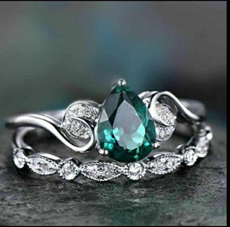 Attractive Packaging, May Emerald, Birthstone Stacking Rings, Emerald Birthstone, Couples Ring Set, Wedding Plan, Fantasy Wedding, Couple Ring, Emerald Engagement