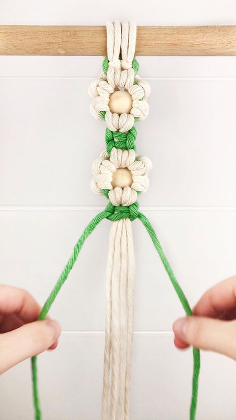 graywonders on Instagram: DIY Macrame daisy pattern!! I tried to slow down the tutorial so you all can learn on here, but this one was hard to squeeze into a minute.… Daisy Chain Macrame, Macrame Daisy, Larks Head Knot, Macrame Wall Hangings, Macrame Tutorials, Knot Pattern, Diy Friendship Bracelets Tutorial, Macrame Knots Pattern, Friendship Bracelets Tutorial