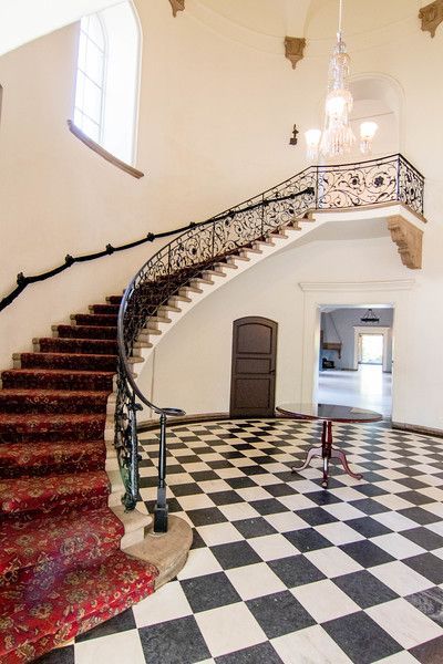 Remember the Delta Nu Sorority House in Legally Blonde? This Is it in Real Life Romantic Elegant Wedding, Private High School, Bend And Snap, Grand Entryway, Sorority House, Marriage Material, Elegant Wedding Venues, University Of Southern California, Legally Blonde