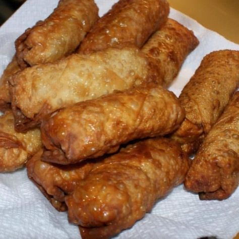 THE BEST HOMEMADE EGG ROLLS... - Grandma's Tasty Recipes Chinese Egg Rolls, Egg Roll Ingredients, Asian Dipping Sauce, Homemade Egg Rolls, Egg Roll Wrappers, Egg Roll Recipes, Coleslaw Mix, Family Favorite Meals, Recipes Chicken