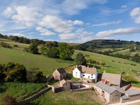 Lobby House, Hall House, Brecon Beacons, Medieval Houses, Black Mountain, Old Farmhouse, Mountain House, Types Of Houses, Uk News