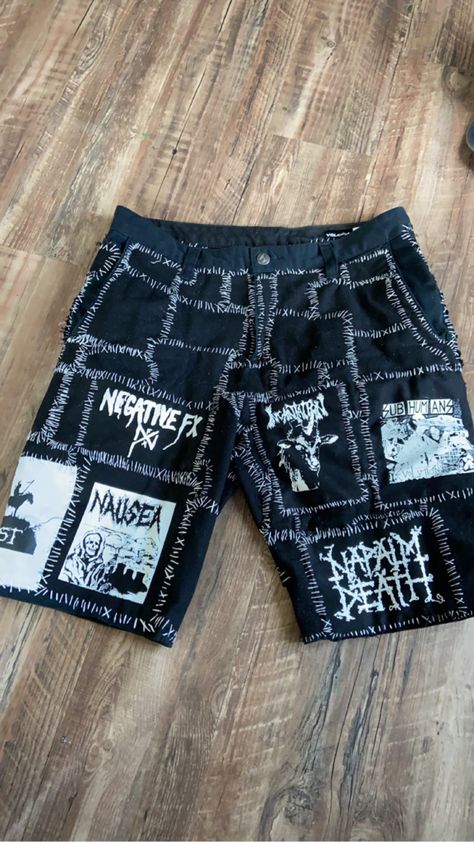 Punk Bleached Jeans, Crust Punk Shorts, Crust Patch Ideas, Patch Shorts Punk, Crust Shorts, Shorts With Patches, Crust Pants, Punk Ideas, Patch Shorts