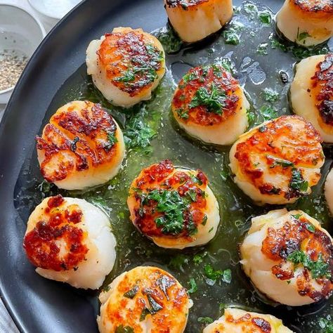 Best Ever Seared Scallops - JZ Eats Best Scallops, Best Scallop Recipe, Seared Scallops Recipe, Roasted Mini Potatoes, Easy Scallop Recipes, Scallops Recipe, How To Cook Scallops, Coquille St Jacques, Mini Potatoes