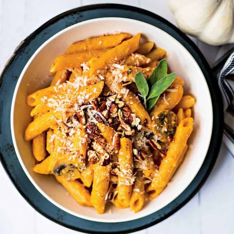 Pumpkin Pasta Sauce Recipe, Pasta Pumpkin, Meatless Pasta, Pumpkin Pasta Sauce, Gourmet Pasta, Pasta E Fagioli Soup, Pumpkin Sauce, Pumpkin Pasta, Meatless Recipes