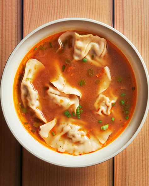 Kimchi Dumpling Soup, Miso Kimchi Soup, Dumpling Miso Soup, Miso Soup Dumplings, Korean Miso Soup, Miso Dumpling Soup, Meals With Kimchi, Kimchi Soup Recipe, Kimchi Dumplings