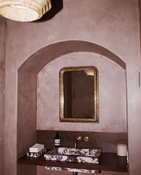 Jake Arnold on Instagram: “Wash your hands and simmer down. ‘Simmer down’ Roman clay by @portolapaints @shanidarden #interiordesign” Roman Clay, Marble Bathroom Vanity, Jake Arnold, Calacatta Viola Marble, Viola Marble, Calacatta Viola, Monochrome Interior, Wall Mount Sink, Deco Bathroom