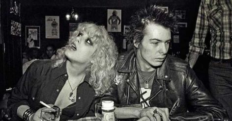 Sid And Nancy Aesthetic, Sid Vicious Nancy, Roller Boogie, Nancy Spungen, Punk Couple, Sid And Nancy, 70s Punk, British Punk, Female Icons