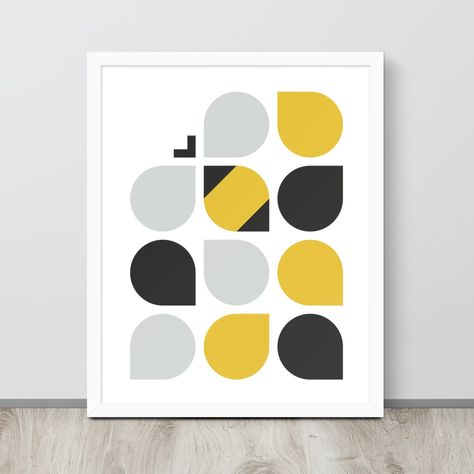 Abstract Bee Wall Art | Bee Poster | Bauhaus Style Decorate and set your favorite spaces with this printed digital art. It is a modern and geometric design. Where the same geometric figure is repeated in the design and gives shape to the bee. This figure shapes the wings and body of the bee, generating a unique pattern and visual harmony. You can use it in your living room, bedroom, but more than anything in your kitchen or daily dining room. Since this theme is better for this type of env... Geometric Bee, Bee Poster, Types Of Bees, Bee Wall Art, Bee Wall, Bauhaus Poster, Bauhaus Style, Bee Art, Bee Design