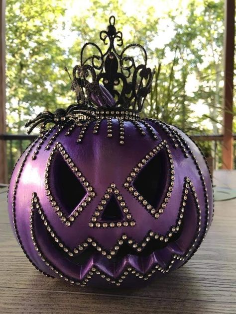 Pumpkin Decorating Contest, Creative Pumpkin Carving, Halloween Baking, Creative Pumpkins, All Holidays, Fall Holidays, Painted Pumpkins, Pumpkin Decorating, Halloween Art