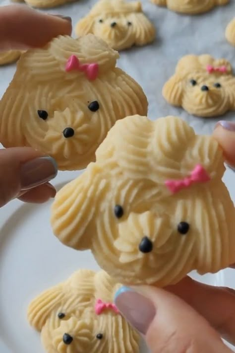 Diy Hot Cocoa, In A Pickle, Kawaii Cooking, Cute Baking, Easy Food Art, Dog Cookies, Animal Cookies, Cute Cookies, Cute Desserts