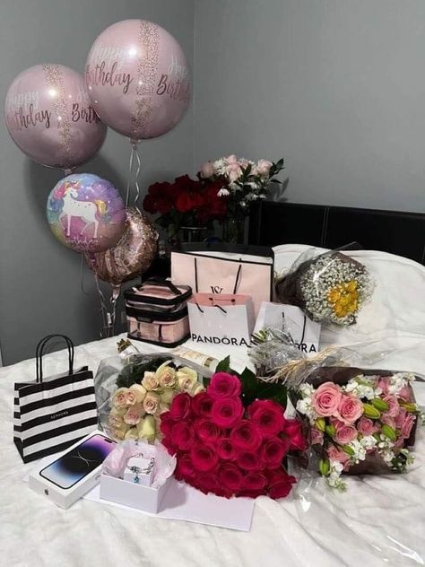 19th Birthday Gifts, Trending Summer Nails, Birthday Vibes, Luxury Flower Bouquets, Birthday Goals, Flowers And Gifts, Birthday Ideas For Her, Cute Birthday Ideas, Luxury Birthday