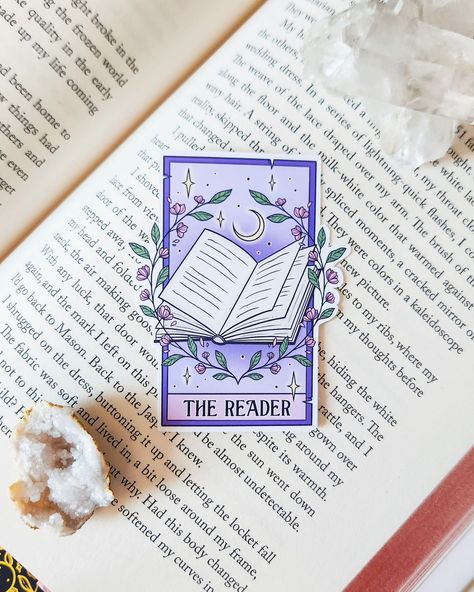 What have you all been reading this summer? Give me some recommendations! Tbh I've been so busy I haven't been reading much 📚 I did start the Duke and I since I've been on my Bridgerton kick. I absolutely love this mini collection I released recently of The Reader Tarot Cards, and just wanted to share them again with you all ✨️🌸 #bookish #tattoodesign #suncatchersticker Fantasy Book Stickers, The Reader Tarot Card, Writers House, Tarot Card Tattoo, Tarot Tattoo, Court Of Thorns And Roses, Card Tattoo, Fantasy Book, The Reader