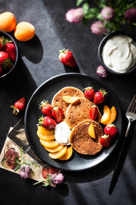 Applesauce Oatmeal Pancakes (Vegan) Oatmeal Pancakes Vegan, Oat Pancakes Vegan, Vegan Applesauce, Gluten Free Oatmeal Pancakes, Vegan Oatmeal Pancakes, Healthy Vegan Pancakes, Vegan Pancake Recipe, Applesauce Oatmeal, Vegan Pancake