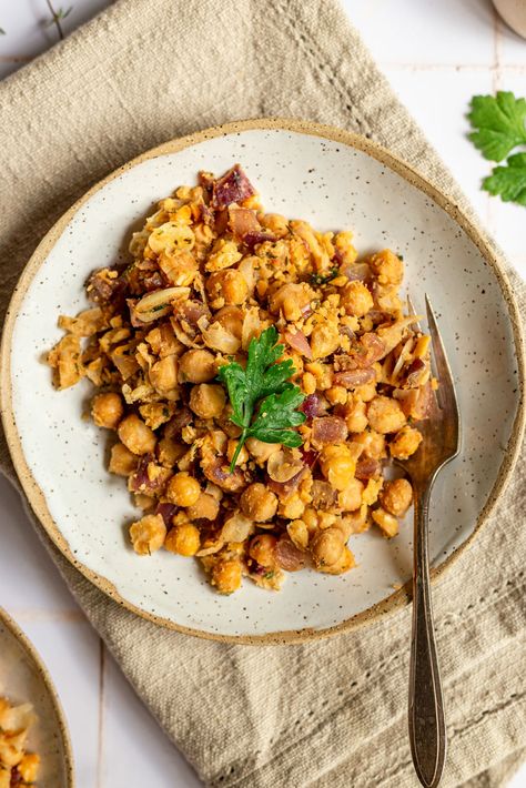 Easy Chickpea Scramble (Oil-Free) - At Elizabeth's Table Breakfast With Chickpeas, Chickpeas And Eggs, Chickpeas For Breakfast, Chickpea Eggs Scramble, Chickpea Breakfast Recipes, Chickpea Scrambled Eggs, Breakfast Chickpeas, Chickpea Breakfast, Flexitarian Meals