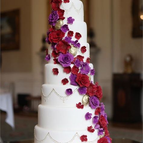 Red Purple Wedding, Light Purple Wedding, Tall Wedding Cakes, Posh Wedding, Purple Wedding Cake, Belle Cake, Big Wedding Cakes, Purple Wedding Cakes, London Cake