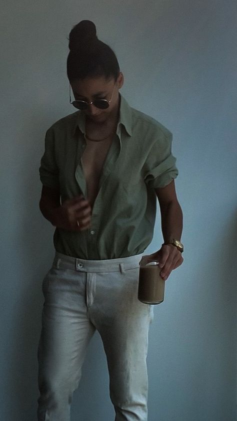 Workwear summer outfit    #androgynousstyle Masc Woman Outfit, Androgynous Summer Fashion, Masc Formal Outfits, Androgynous Fashion Summer, Nonbinary Clothes, Queer Femme Fashion, Tomboy Wedding Outfit, Tomboy Capsule Wardrobe, Tomboy Formal Outfits