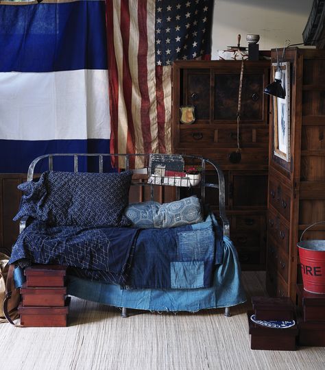 Nomad by Sibella Court | Photography by Chris Court Workroom Ideas, Attractive Things, Sibella Court, Blue Interiors, Japan Home, Japanese Colors, American Flags, Hippie Decor, Linen Bedroom