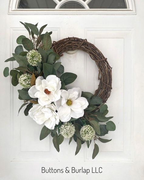 Magnolia Door Wreath, 2023 Wreath Trends, Year Round Wreaths For Front Door, Indoor Wreath Ideas Living Rooms, Magnolia Decor Ideas, Vine Wreath Ideas, Kitchen Wreath Ideas, Magnolia Crafts, Magnolia Wreath Diy