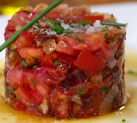 Tomato Tartar Recipe 🍅 Gourmet Vegetarian Recipe Appetizer Recipes With Tomatoes, Raw Tomato Recipes, Tomato Tartare Recipe, Veggie Tartare, Gourmet Vegetarian Recipes, Vegetarian Tartare, Tomato Gruyere Tart, Tartar Recipe Beef, Tomato Tartare