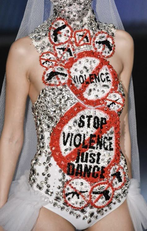 Protest Fashion, Fashion Activism, Gcse Textiles, Spring 2015 Fashion, Anti Fashion, 2015 Runway, Fashion Project, Runway Pictures, Just Dance